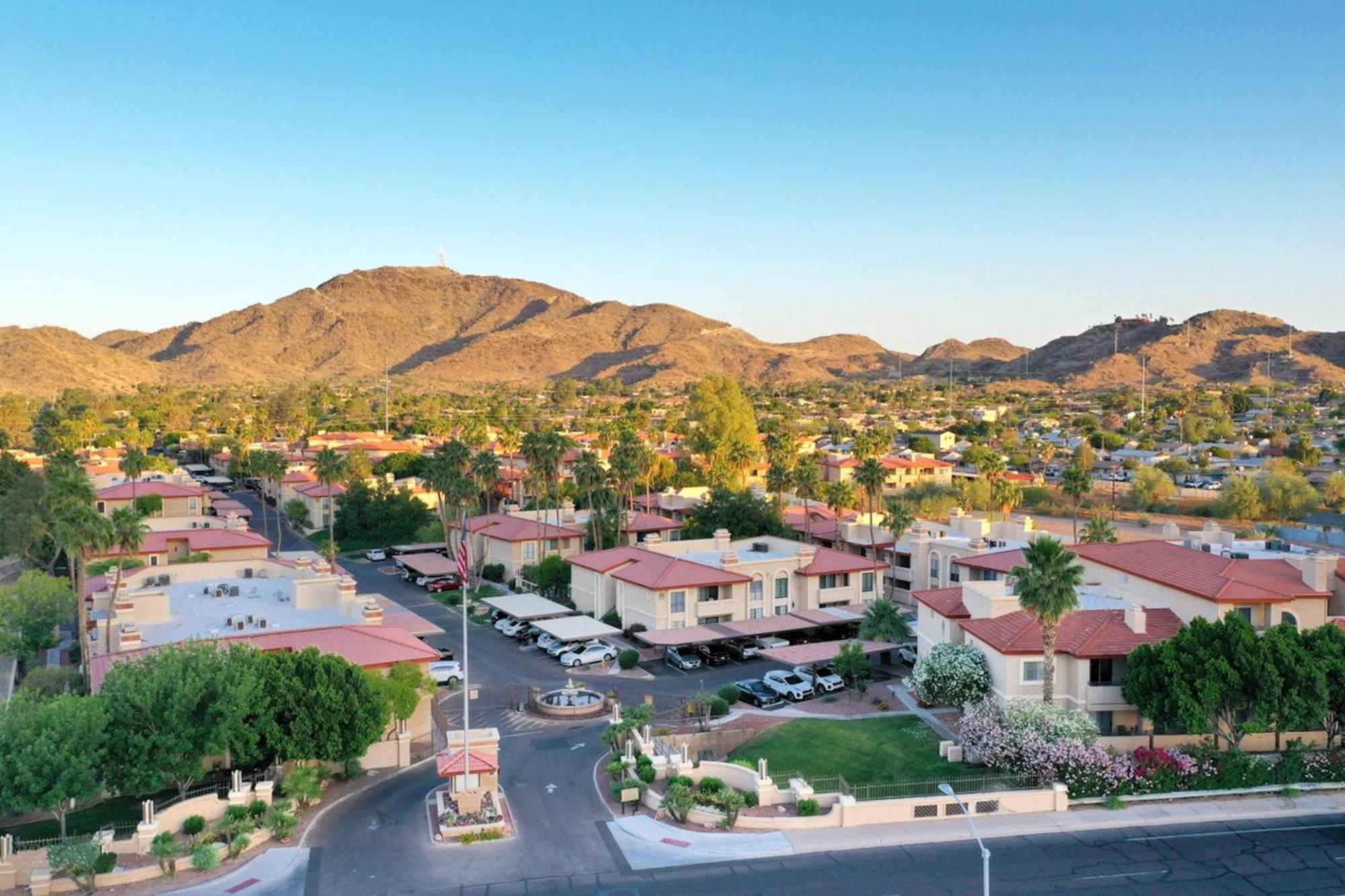 Gated Mountain View Resort Community, Centrally Located, Three Heated Pool-Spa Complexes, Half-Mile To Hiking! Phoenix Exteriör bild